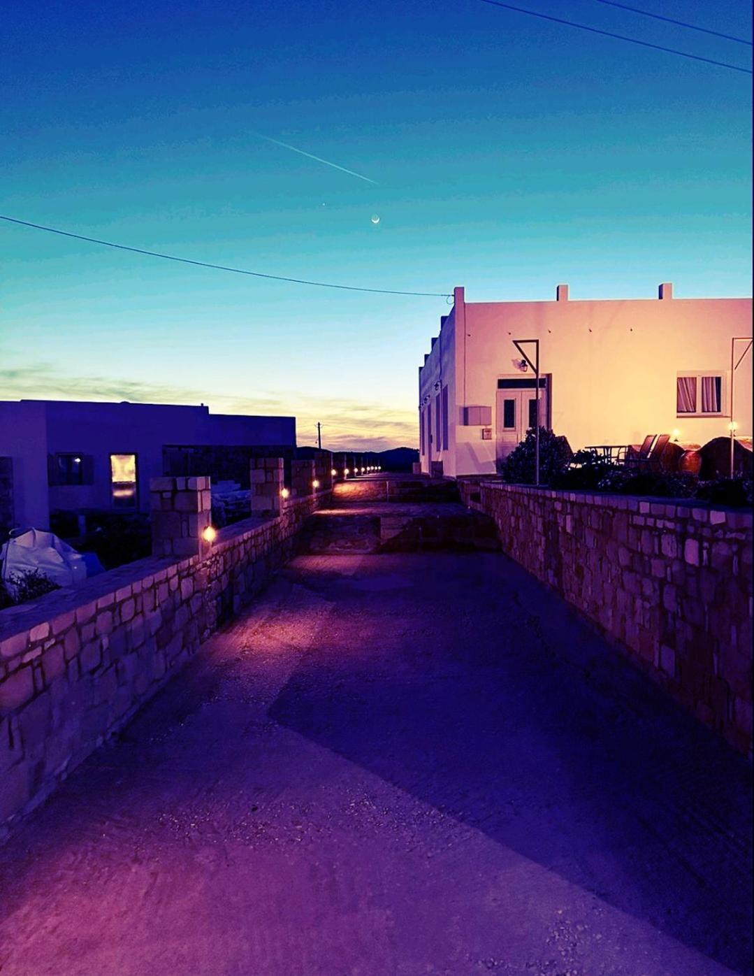 Sea, Sunset & Garden View Parasporos Houses, Milos Adamantas Eksteriør billede